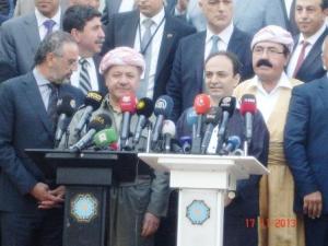 الرئيس بارزاني واصمان بايدمر اثناء المؤتمر الصحفي الرئيس بارزاني واصمان بايدمر اثناء المؤتمر الصحفي