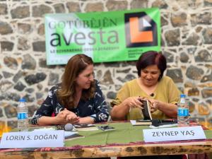 Nivîskara Lorîn S. Doğan - lekolînvan Zeynep Yaş Nivîskara Lorîn S. Doğan - lekolînvan Zeynep Yaş