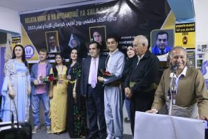 Huneremend Sefqan Orkêş û Mehmûd Berazî dema wergirtina xelatê Huneremend Sefqan Orkêş û Mehmûd Berazî dema wergirtina xelatê